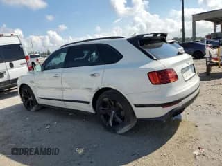 ✅ 2019 Bentley Bentayga V8 • VIN: SJAAM2ZV7KC025449 • Lot: 62903583. Wystawiony na Copart z przebiegiem 12 615 mil. Bezpłatny archiwum sprzedaży aukcyjnych z USA i szczegółowy raport historii pojazdu na DreamBid. Zdjęcie 2.