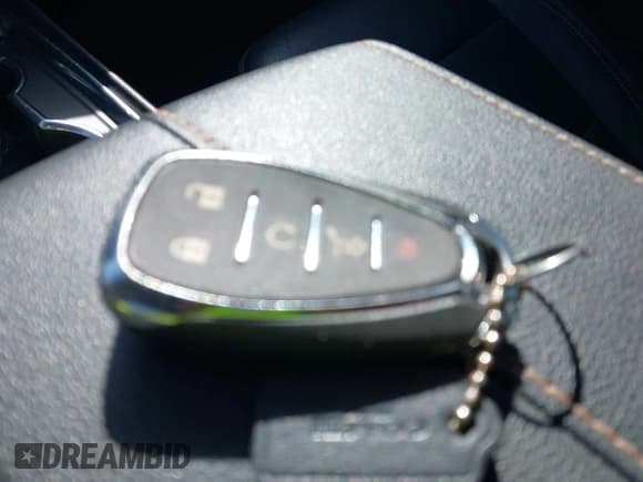 ✅ 2021 Chevrolet Traverse LT • VIN: 1GNERHKW4MJ260176 • Lot: 43343332. Wystawiony na IAAI z przebiegiem 126 672 mil. Bezpłatny archiwum sprzedaży aukcyjnych z USA i szczegółowy raport historii pojazdu na DreamBid. Zdjęcie 11.