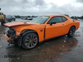 2014 Dodge Challenger SRT-8 Core z VIN 2C3CDYDJ2EH285665, wystawiony jako Copart lot #72774564 z przebiegiem 52 859 mil mil oraz Szkoda całkowita • Salvage title. Historia ofert i sprzedaży dostępna na DreamBid. Obrazek 1.