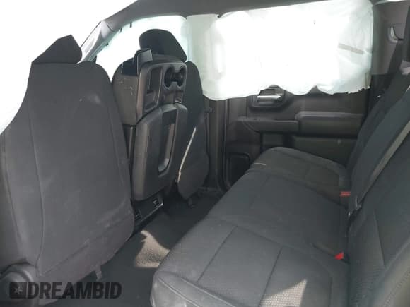 ✅ 2022 Chevrolet Silverado 1500 Custom • VIN: 3GCPYBEK5NG176980 • Lot: 41860805. Wystawiony na IAAI z przebiegiem 104 807 mil. Bezpłatny archiwum sprzedaży aukcyjnych z USA i szczegółowy raport historii pojazdu na DreamBid. Zdjęcie 8.