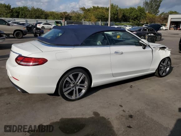 ✅ 2019 Mercedes-Benz C 300 • VIN: WDDWK8DB4KF792402 • Lot: 48070115. Wystawiony na Copart z przebiegiem 45 648 mil. Bezpłatny archiwum sprzedaży aukcyjnych z USA i szczegółowy raport historii pojazdu na DreamBid. Zdjęcie 3.