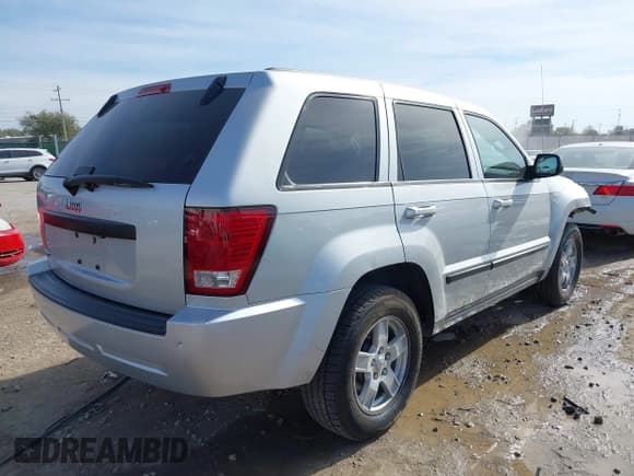 ✅ 2007 Jeep Grand Cherokee Laredo • VIN: 1J8GS48K87C663341 • Лот: 43636740. Опубликован ранее на IAAI с пробегом 198 156 миль. Бесплатный доступ к архиву аукционных продаж из США и подробный отчёт об истории автомобиля на DreamBid. Изображение 4.