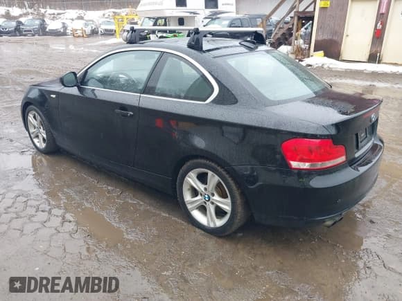 ✅ 2013 BMW 1 Series 128i • VIN: WBAUP9C59DVS94674 • Lot: 41716138. Wystawiony na IAAI z przebiegiem 87 088 mil. Bezpłatny archiwum sprzedaży aukcyjnych z USA i szczegółowy raport historii pojazdu na DreamBid. Zdjęcie 3.