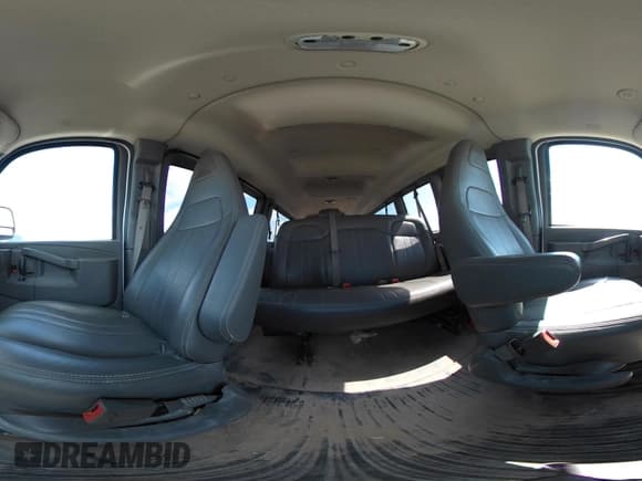 ✅ 2019 Chevrolet Express Passenger LS • VIN: 1GAZGNFPXK1367952 • Lot: 43230880. Listed on IAAI with 34,146 mi. Free auction sales archive from the USA and detailed vehicle history report at DreamBid. Image 18.