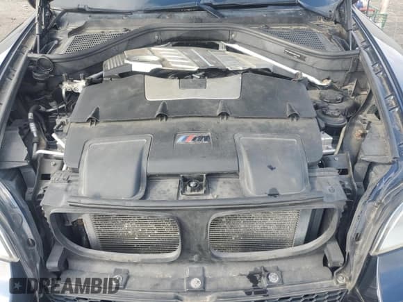 ✅ 2013 BMW X6 M • VIN: 5YMGZ0C50DLL29837 • Lot: 64631795. Wystawiony na Copart z przebiegiem 137 280 mil. Bezpłatny archiwum sprzedaży aukcyjnych z USA i szczegółowy raport historii pojazdu na DreamBid. Zdjęcie 12.