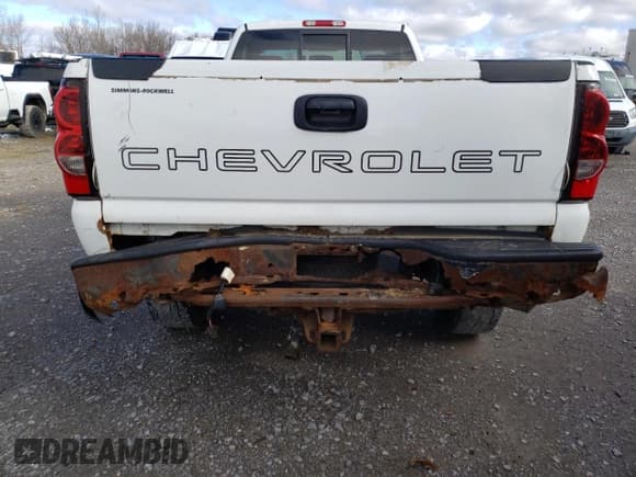 ✅ 2005 Chevrolet Silverado 3500 SRW Wrk Trk • VIN: 1GCHK34U55E315804 • Lot: 80327654. Listed on Copart with 33,425 mi. Free auction sales archive from the USA and detailed vehicle history report at DreamBid. Image 6.