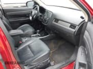 ✅ 2019 Mitsubishi Outlander SE • VIN: JA4AD3A30KZ033978 • Lot: 42315448. Listed on IAAI with 131,906 mi. Free auction sales archive from the USA and detailed vehicle history report at DreamBid. Image 5.