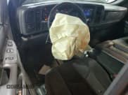 ✅ 2004 Chevrolet Silverado 1500 • VIN: 2GCEK19TX41364973 • Лот: 87313215. Опубликован ранее на Copart с пробегом Не указан. Бесплатный доступ к архиву аукционных продаж из США и подробный отчёт об истории автомобиля на DreamBid. Изображение 8.