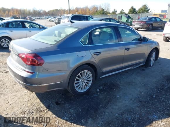 ✅ 2017 Volkswagen Passat SE • VIN: 1VWBT7A37HC014907 • Lot: 43559552. Listed on IAAI with 171,721 mi. Free auction sales archive from the USA and detailed vehicle history report at DreamBid. Image 4.