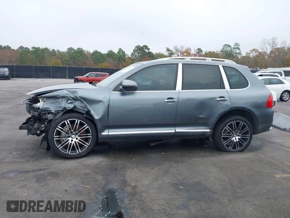 ✅ 2005 Porsche Cayenne S • VIN: WP1AB29P55LA62136 • Lot: 43734084. Listed on IAAI with 130,937 mi. Free auction sales archive from the USA and detailed vehicle history report at DreamBid. Image 15.