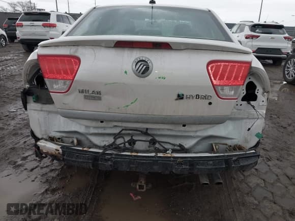 ✅ 2010 Mercury Milan Hybrid • VIN: 3MEDM0L37AR654943 • Lot: 41694250. Listed on IAAI with 195,066 mi. Free auction sales archive from the USA and detailed vehicle history report at DreamBid. Image 12.