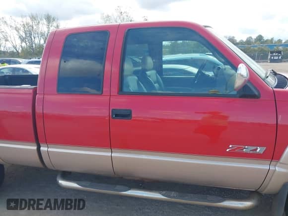 ✅ 1998 GMC Sierra 1500 • VIN: 2GTEK19RXW1539777 • Лот: 43355170. Размещён на IAAI с пробегом 217 466 миль миль. Получите бесплатный доступ к архиву аукционных продаж из США и посмотрите подробный отчёт об истории автомобиля на DreamBid. Изображение 12.