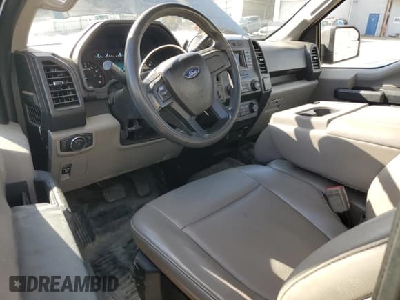 ✅ 2018 Ford F-150 XL • VIN: 1FTMF1CB7JKD42084 • Lot: 87061685. Listed on Copart with 100,570 mi. Free auction sales archive from the USA and detailed vehicle history report at DreamBid. Image 8.