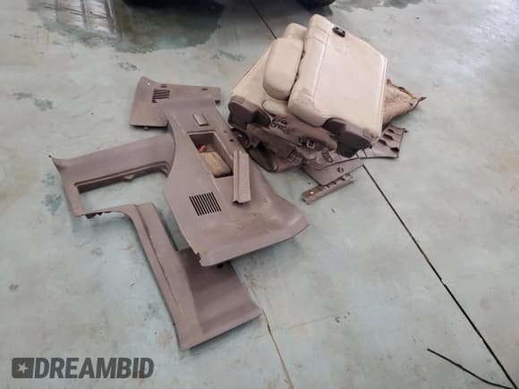 ✅ 1997 Lexus LX 450 • VIN: JT6HJ88J2V0168944 • Лот: 88647915. Опубликован ранее на Copart с пробегом 200 418 миль. Бесплатный доступ к архиву аукционных продаж из США и подробный отчёт об истории автомобиля на DreamBid. Изображение 13.