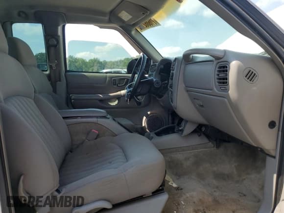 ✅ 2003 Chevrolet S-10 LS • VIN: 1GCCS19X038118231 • Lot: 71686275. Listed on Copart with 136,765 mi. Free auction sales archive from the USA and detailed vehicle history report at DreamBid. Image 7.