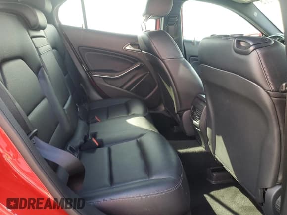 ✅ 2016 Mercedes-Benz GLA 250 • VIN: WDCTG4GBXGJ201135 • Лот: 81627005. Опубликован ранее на Copart с пробегом 160 470 миль. Бесплатный доступ к архиву аукционных продаж из США и подробный отчёт об истории автомобиля на DreamBid. Изображение 11.