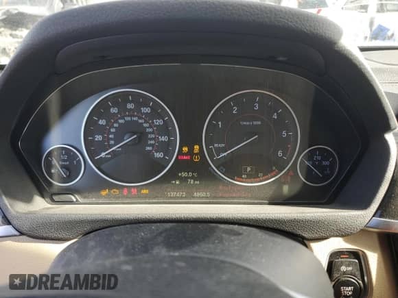 2018 BMW 3 Series 328d xDrive с VIN WBA8J1C56JA379432, выставлен на аукционе Copart как лот 42203075 с пробегом 137 473 миль миль и Списание • Salvage title. История ставок и продаж доступна на DreamBid. Изображение 9.