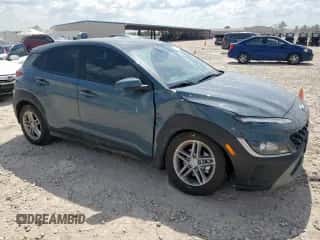 2022 Hyundai Kona SE with VIN KM8K22AB0NU903842, listed as a Copart auction lot 85135355 with 44,353 mi miles and Salvage title. Bid and sale history available at DreamBid. Image 4.