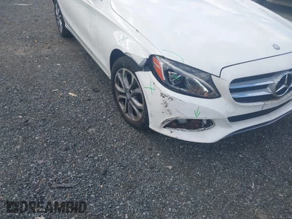 ✅ 2015 Mercedes-Benz C 300 Luxury • VIN: 55SWF4KB6FU062106 • Lot: 43695334. Wystawiony na IAAI z przebiegiem 123 378 mil. Bezpłatny archiwum sprzedaży aukcyjnych z USA i szczegółowy raport historii pojazdu na DreamBid. Zdjęcie 6.