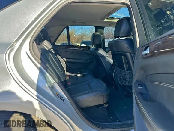 ✅ 2013 Mercedes-Benz M 350 • VIN: 4JGDA5HB4DA235319 • Лот: 96326365. Опубликован ранее на Copart с пробегом 155 456 миль. Бесплатный доступ к архиву аукционных продаж из США и подробный отчёт об истории автомобиля на DreamBid. Изображение 9.