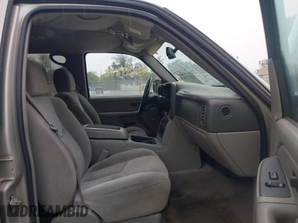 ✅ 2005 Chevrolet Suburban LT • VIN: 3GNEC16Z15G187297 • Lot: 43233216. Listed on IAAI with 268,376 mi. Free auction sales archive from the USA and detailed vehicle history report at DreamBid. Image 5.