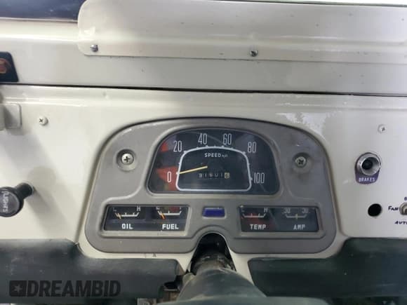 ✅ 1974 Toyota Land Cruiser • VIN: FJ40178981 • Лот: 74798404. Опубликован ранее на Copart с пробегом 31 601 миль. Бесплатный доступ к архиву аукционных продаж из США и подробный отчёт об истории автомобиля на DreamBid. Изображение 9.