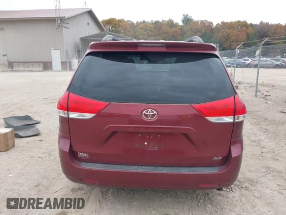 ✅ 2011 Toyota Sienna XLE AAS • VIN: 5TDYK3DC0BS131092 • Lot: 43567083. Listed on IAAI with 274,743 mi. Free auction sales archive from the USA and detailed vehicle history report at DreamBid. Image 16.