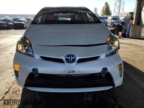 ✅ 2015 Toyota Prius Two • VIN: JTDKN3DU9F0415710 • Lot: 92738585. Listed on Copart with 114,579 mi. Free auction sales archive from the USA and detailed vehicle history report at DreamBid. Image 5.