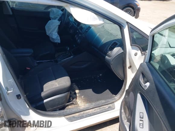 ✅ 2017 Kia Forte LX • VIN: KNAFK5A82H5674846 • Lot: 42997769. Listed on IAAI with 94,111 mi. Free auction sales archive from the USA and detailed vehicle history report at DreamBid. Image 5.