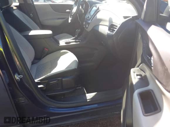 2018 Chevrolet Equinox LS с VIN 3GNAXREVXJL135247, выставлен на аукционе IAAI как лот 43497687 с пробегом 120 923 миль миль и . История ставок и продаж доступна на DreamBid. Изображение 5.