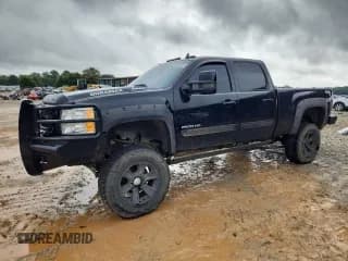 ✅ 2014 Chevrolet Silverado 2500HD LTZ • VIN: 1GC1KYC89EF108491 • Lot: 81073475. Wystawiony na Copart z przebiegiem 239 530 mil. Bezpłatny archiwum sprzedaży aukcyjnych z USA i szczegółowy raport historii pojazdu na DreamBid. Zdjęcie 1.