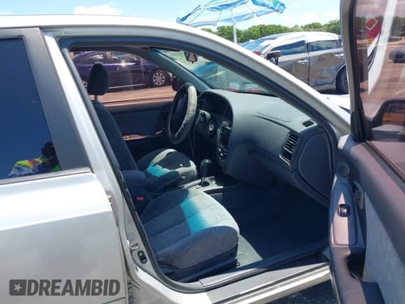 ✅ 2002 Hyundai Elantra GLS • VIN: KMHDN45DX2U310539 • Lot: 42523118. Wystawiony na IAAI z przebiegiem 196 121 mil. Bezpłatny archiwum sprzedaży aukcyjnych z USA i szczegółowy raport historii pojazdu na DreamBid. Zdjęcie 5.