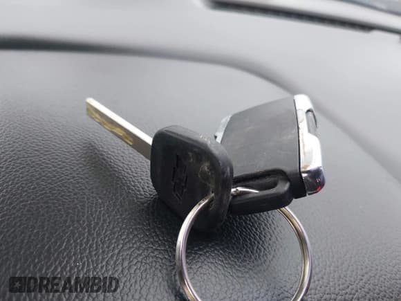 ✅ 2017 Chevrolet Silverado 2500HD LT • VIN: 1GC1KVEY9HF196250 • Lot: 41183166. Wystawiony na IAAI z przebiegiem 135 806 mil. Bezpłatny archiwum sprzedaży aukcyjnych z USA i szczegółowy raport historii pojazdu na DreamBid. Zdjęcie 11.