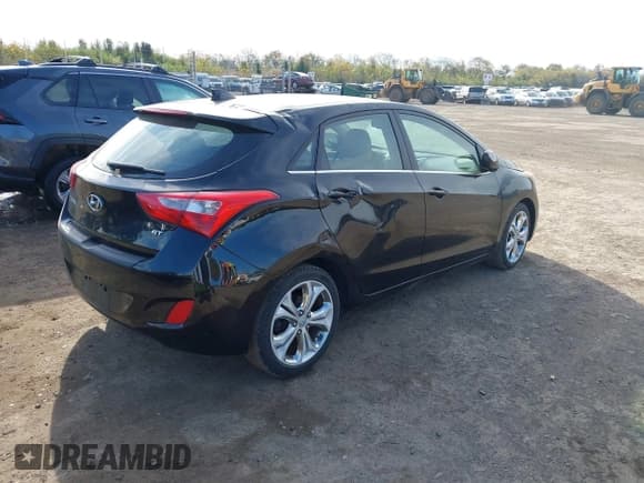 ✅ 2013 Hyundai Elantra • VIN: KMHD35LE7DU124225 • Lot: 43590670. Listed on IAAI with 98,658 mi. Free auction sales archive from the USA and detailed vehicle history report at DreamBid. Image 4.
