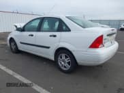 ✅ 2000 Ford Focus LX • VIN: 1FAFP33P8YW152574 • Lot: 43578214. Listed on IAAI with 175,420 mi. Free auction sales archive from the USA and detailed vehicle history report at DreamBid. Image 3.