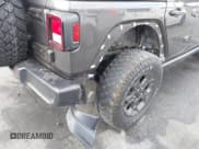 ✅ 2023 Jeep Wrangler • VIN: 1C4JJXN63PW690034 • Lot: 43345289. Wystawiony na IAAI z przebiegiem 19 186 mil. Bezpłatny archiwum sprzedaży aukcyjnych z USA i szczegółowy raport historii pojazdu na DreamBid. Zdjęcie 18.