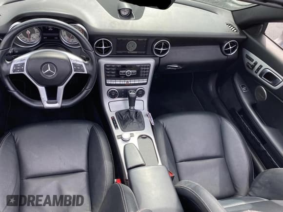 ✅ 2014 Mercedes-Benz SLK 250 • VIN: WDDPK4HA3EF077579 • Лот: 50451705. Опубликован ранее на Copart с пробегом 45 737 миль. Бесплатный доступ к архиву аукционных продаж из США и подробный отчёт об истории автомобиля на DreamBid. Изображение 9.