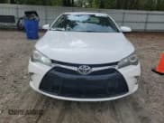 ✅ 2015 Toyota Camry XLE • VIN: 4T1BF1FKXFU091622 • Lot: 51647685. Wystawiony na Copart z przebiegiem 123 529 mil. Bezpłatny archiwum sprzedaży aukcyjnych z USA i szczegółowy raport historii pojazdu na DreamBid. Zdjęcie 5.