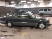 ✅ 1990 Mercedes-Benz 260 • VIN: WDBEA26DXLB217152 • Lot: 43428883. Listed on IAAI with 123,406 mi. Free auction sales archive from the USA and detailed vehicle history report at DreamBid. Image 13.