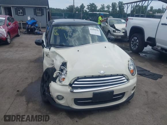 ✅ 2012 MINI Hardtop • VIN: WMWSU3C55CT256978 • Lot: 42999536. Listed on IAAI with 136,057 mi. Free auction sales archive from the USA and detailed vehicle history report at DreamBid. Image 12.