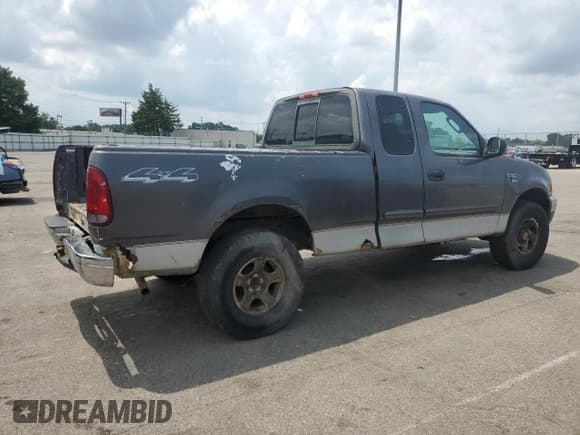 ✅ 2004 Ford F-150 XL • VIN: 2FTRX18W04CA42944 • Лот: 66496505. Опубликован ранее на Copart с пробегом 238 990 миль. Бесплатный доступ к архиву аукционных продаж из США и подробный отчёт об истории автомобиля на DreamBid. Изображение 3.