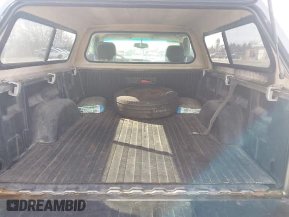 ✅ 2003 Chevrolet Silverado 1500 Work Truck • VIN: 1GCEC14X73Z171757 • Лот: 41814219. Опубликован ранее на IAAI с пробегом 123 206 миль. Бесплатный доступ к архиву аукционных продаж из США и подробный отчёт об истории автомобиля на DreamBid. Изображение 8.