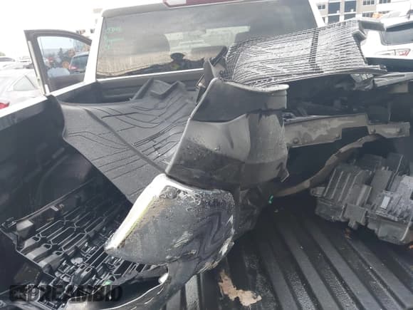 ✅ 2020 Chevrolet Silverado 1500 LT • VIN: 3GCPWCEKXLG168284 • Lot: 43052996. Listed on IAAI with 98,350 mi. Free auction sales archive from the USA and detailed vehicle history report at DreamBid. Image 12.