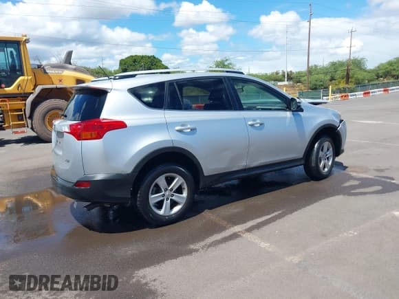 ✅ 2013 Toyota RAV4 XLE • VIN: JTMWFREV6DD021984 • Lot: 42036710. Listed on IAAI with 161,986 mi. Free auction sales archive from the USA and detailed vehicle history report at DreamBid. Image 4.
