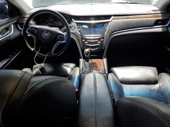 ✅ 2013 Cadillac XTS Luxury • VIN: 2G61R5S32D9138233 • Lot: 62500685. Wystawiony na Copart z przebiegiem 107 808 mil. Bezpłatny archiwum sprzedaży aukcyjnych z USA i szczegółowy raport historii pojazdu na DreamBid. Zdjęcie 8.