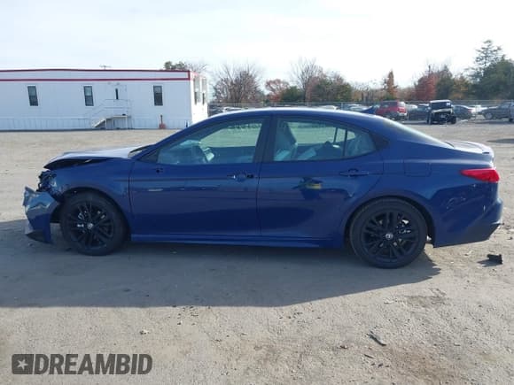 ✅ 2025 Toyota Camry SE • VIN: 4T1DAACK5SU082669 • Лот: 43617717. Опубликован ранее на IAAI с пробегом 21 468 миль. Бесплатный доступ к архиву аукционных продаж из США и подробный отчёт об истории автомобиля на DreamBid. Изображение 15.