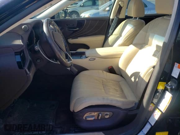 ✅ 2018 Lexus LS 500 • VIN: JTHC51FF9J5003997 • Lot: 47572823. Wystawiony na Copart z przebiegiem 73 635 mil. Bezpłatny archiwum sprzedaży aukcyjnych z USA i szczegółowy raport historii pojazdu na DreamBid. Zdjęcie 7.