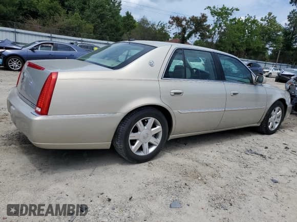 ✅ 2007 Cadillac DTS V8 • VIN: 1G6KD57Y87U180940 • Лот: 59942935. Опубликован ранее на Copart с пробегом 106 062 миль. Бесплатный доступ к архиву аукционных продаж из США и подробный отчёт об истории автомобиля на DreamBid. Изображение 3.