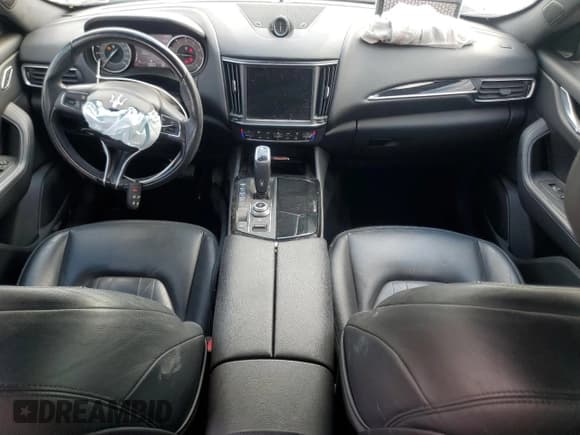 ✅ 2022 Maserati Levante GT • VIN: ZN661XUA4NX388785 • Lot: 85103815. Wystawiony na Copart z przebiegiem 43 858 mil. Bezpłatny archiwum sprzedaży aukcyjnych z USA i szczegółowy raport historii pojazdu na DreamBid. Zdjęcie 8.