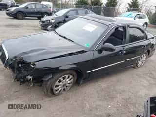 2004 Hyundai Sonata GLS z VIN KMHWF35HX4A068682, wystawiony jako IAAI lot #41933856 z przebiegiem 127 508 mil mil oraz . Historia ofert i sprzedaży dostępna na DreamBid. Obrazek 2.